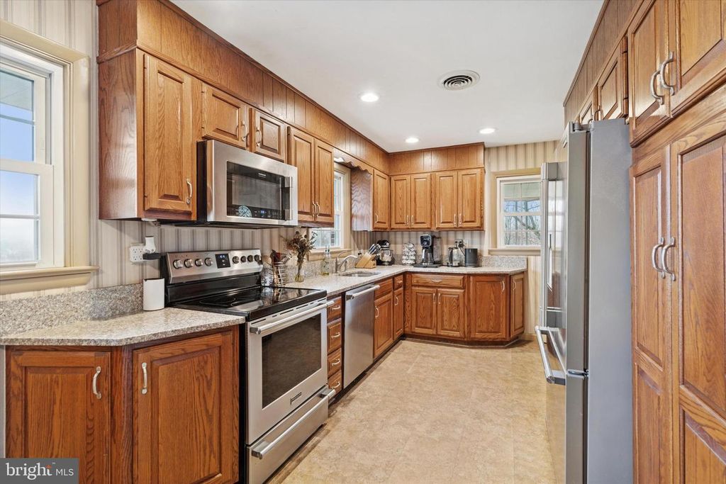 Image 8 of property listing at 1744 OLD SWEDE RD, Douglassville, PA 19518