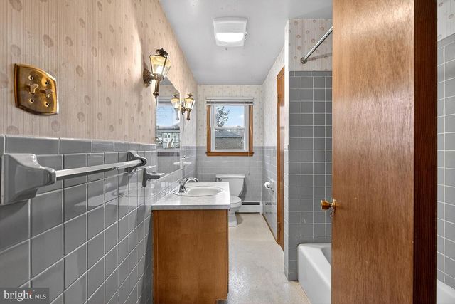 17 PENN ST, Coatesville, PA 19320