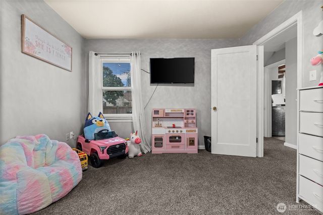 220 S 61st Street, Tacoma, WA 98408