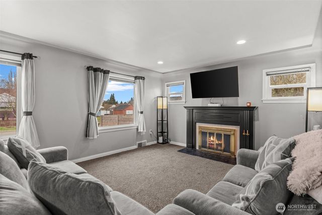 220 S 61st Street, Tacoma, WA 98408