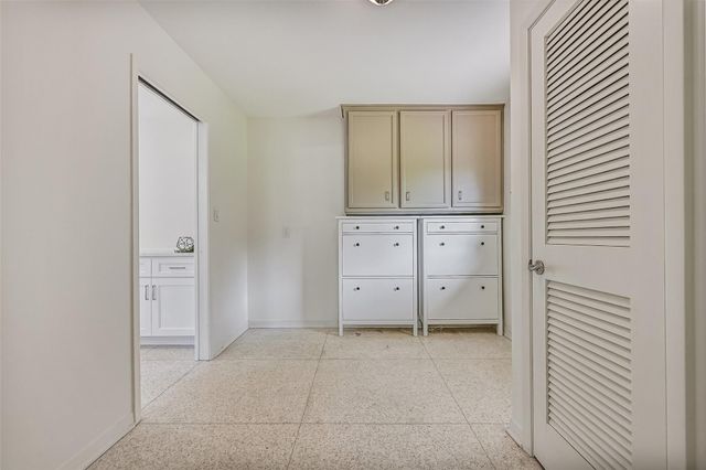 304 Chester Drive, Friendswood, TX 77546