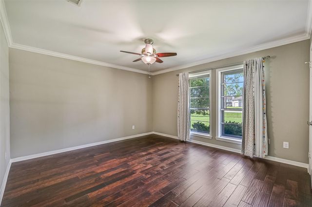 304 Chester Drive, Friendswood, TX 77546