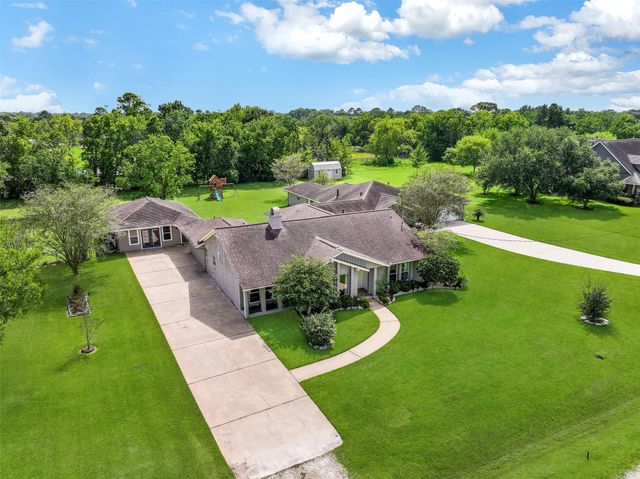 304 Chester Drive, Friendswood, TX 77546
