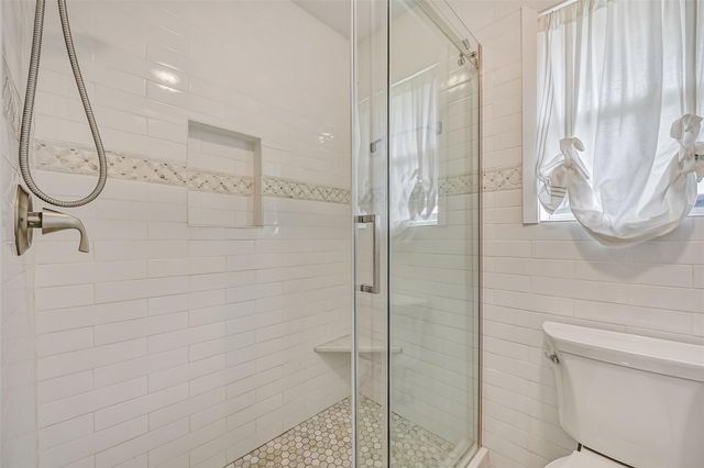 304 Chester Drive, Friendswood, TX 77546