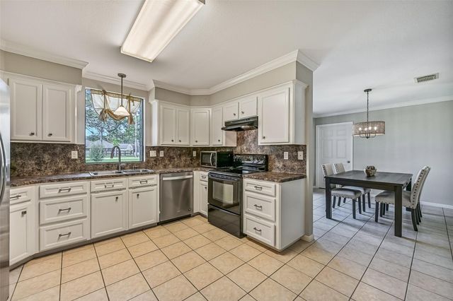 304 Chester Drive, Friendswood, TX 77546