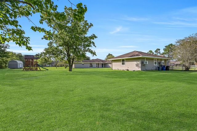 304 Chester Drive, Friendswood, TX 77546