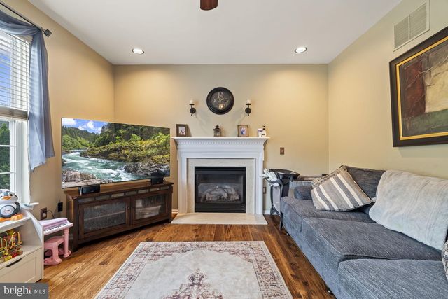 545 SAXON, West Deptford, NJ 08086