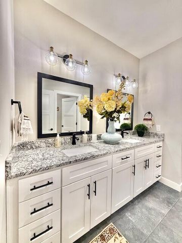 1097 W Franklin Court, Springfield, MO 65810