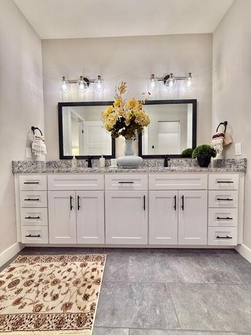 1097 W Franklin Court, Springfield, MO 65810