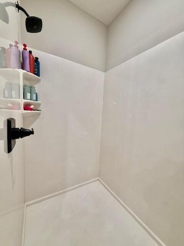 1097 W Franklin Court, Springfield, MO 65810