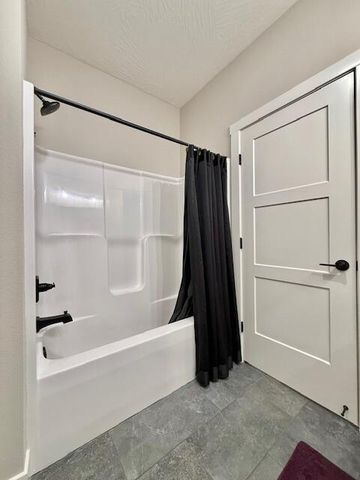 1097 W Franklin Court, Springfield, MO 65810