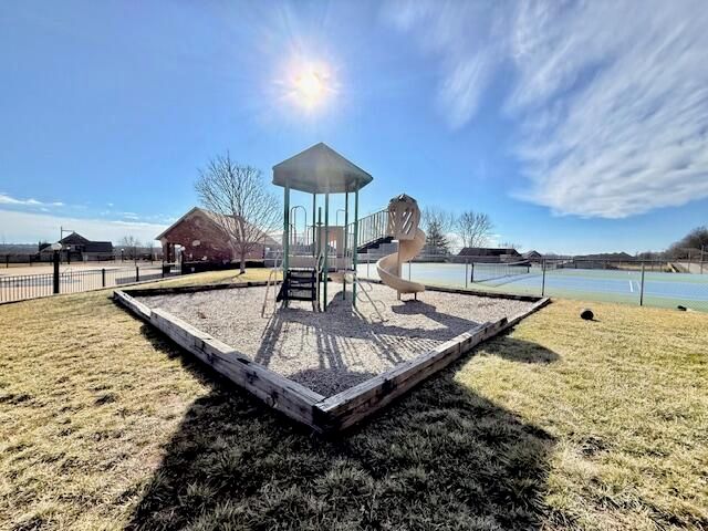 1097 W Franklin Court, Springfield, MO 65810