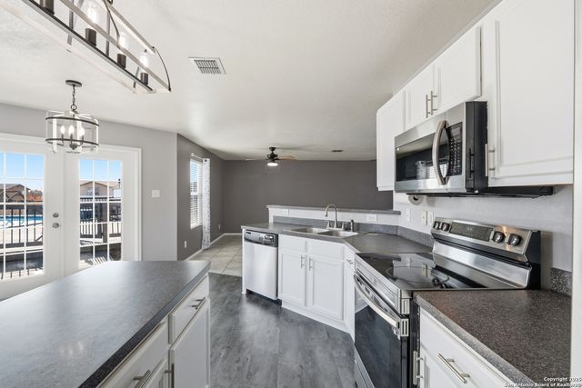 3216 Crested Creek, New Braunfels, TX 78130