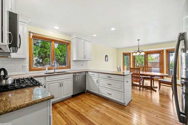 15916 French Creek Drive, Fraser, MI 48026