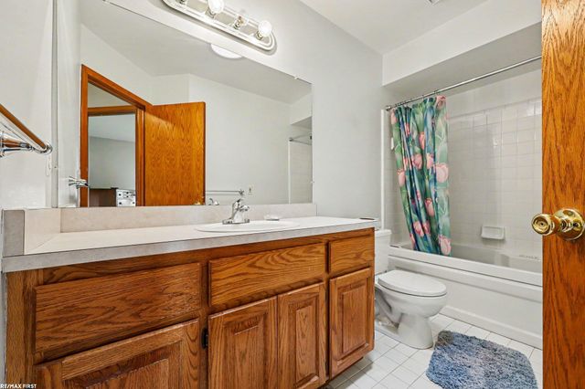 15916 French Creek Drive, Fraser, MI 48026