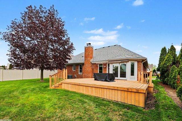 15916 French Creek Drive, Fraser, MI 48026