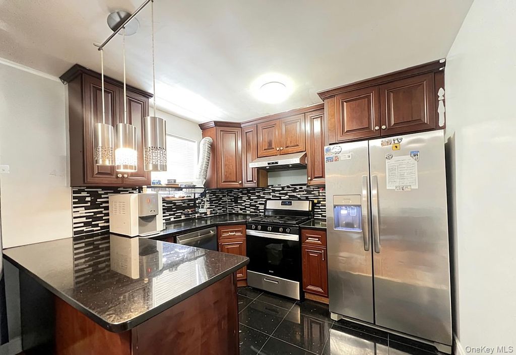 6838 136th Street A, Flushing, NY 11367