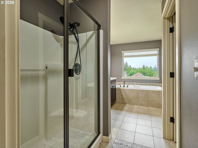 960 Ne CASCADIA RIDGE Dr, Estacada, OR 97023