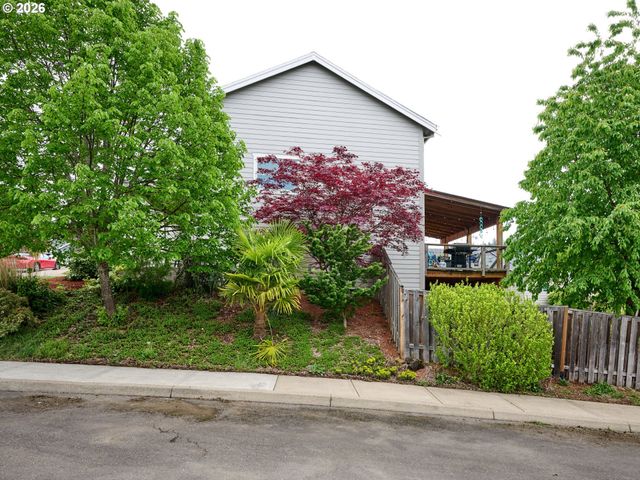 960 Ne CASCADIA RIDGE Dr, Estacada, OR 97023