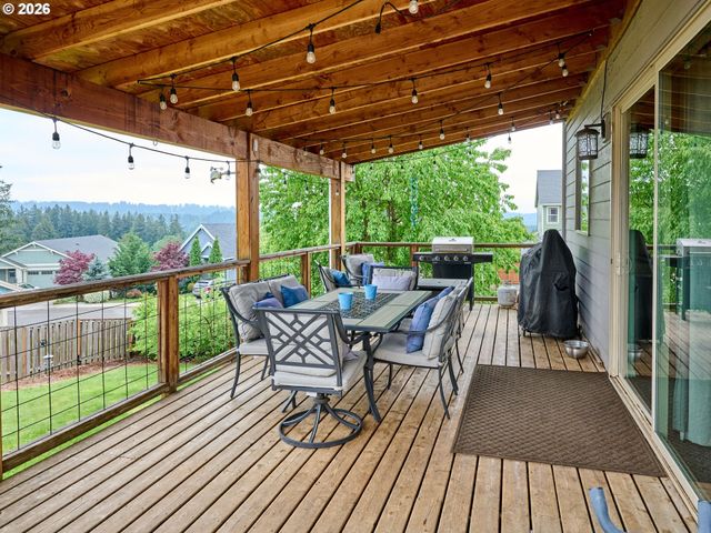960 Ne CASCADIA RIDGE Dr, Estacada, OR 97023