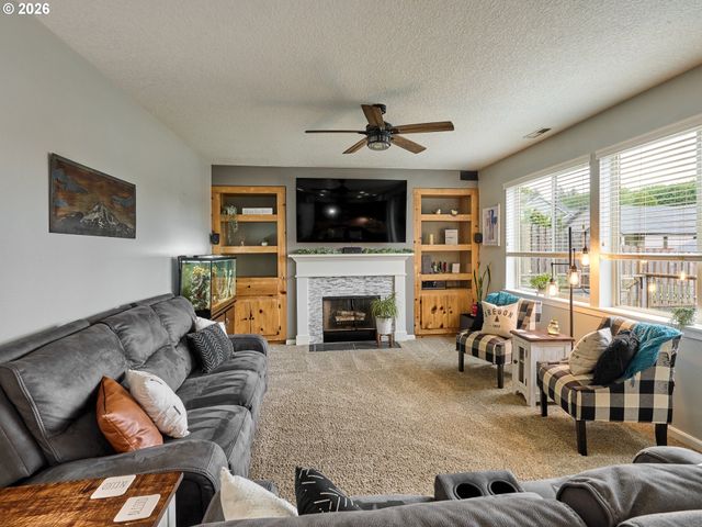 960 Ne CASCADIA RIDGE Dr, Estacada, OR 97023
