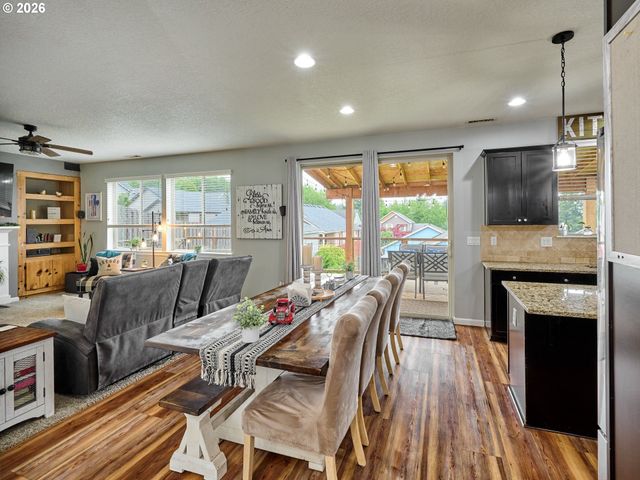 960 Ne CASCADIA RIDGE Dr, Estacada, OR 97023