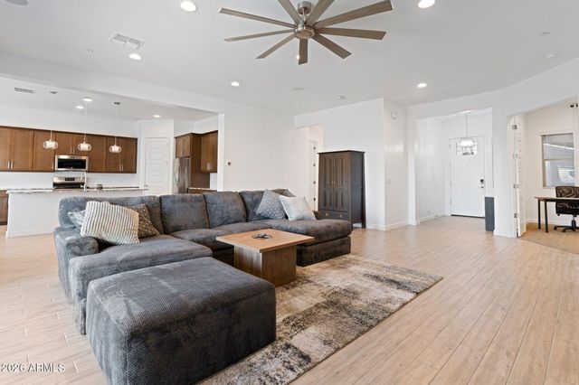 12487 W OYER Lane, Peoria, AZ 85383