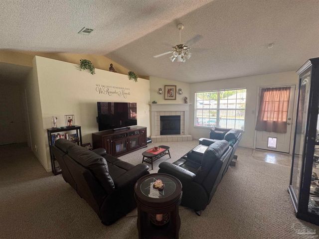 4806 Oscar Ln, Pace, FL 32571