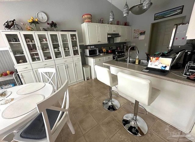 4806 Oscar Ln, Pace, FL 32571