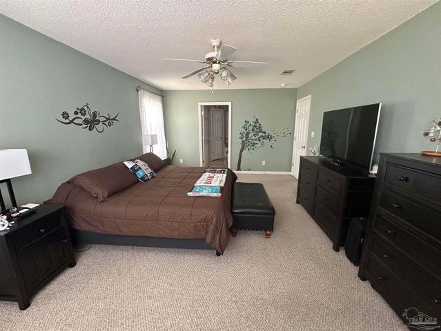 4806 Oscar Ln, Pace, FL 32571