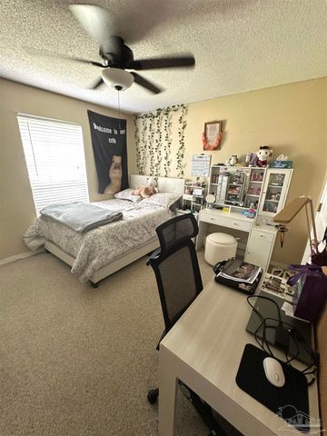 4806 Oscar Ln, Pace, FL 32571