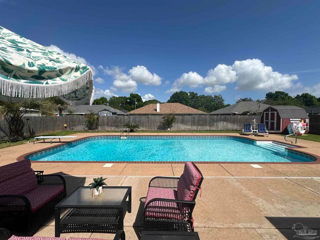 4806 Oscar Ln, Pace, FL 32571