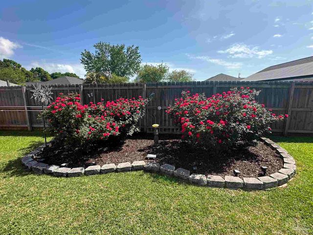 4806 Oscar Ln, Pace, FL 32571