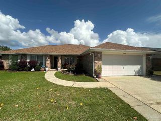 4806 Oscar Ln, Pace, FL 32571