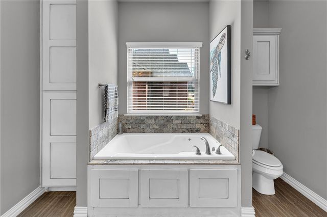 6 Worlaby Drive, Bella Vista, AR 72715