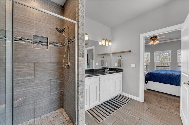 6 Worlaby Drive, Bella Vista, AR 72715