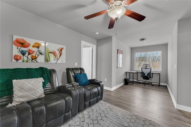 6 Worlaby Drive, Bella Vista, AR 72715