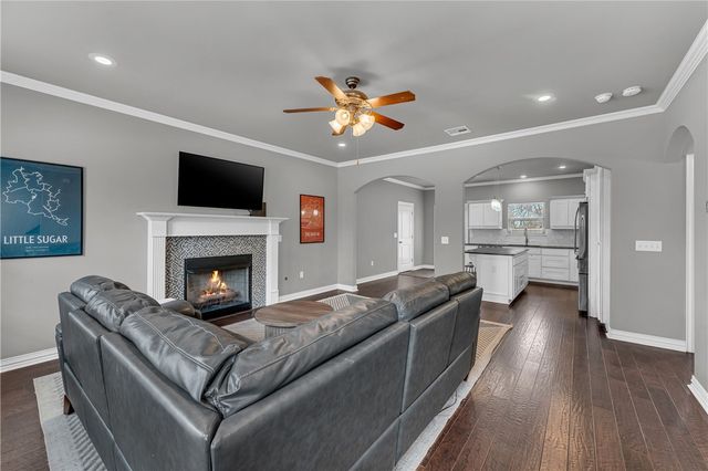 6 Worlaby Drive, Bella Vista, AR 72715