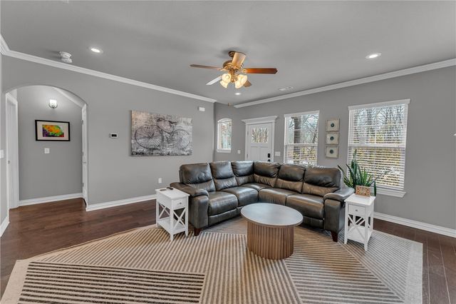 6 Worlaby Drive, Bella Vista, AR 72715