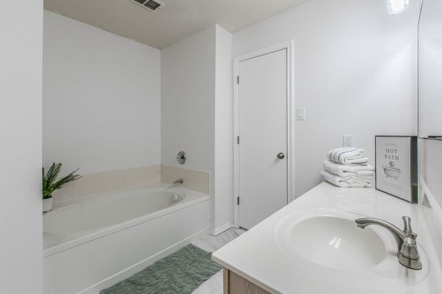 3148 Pine Valley Drive, Grand Prairie, TX 75052