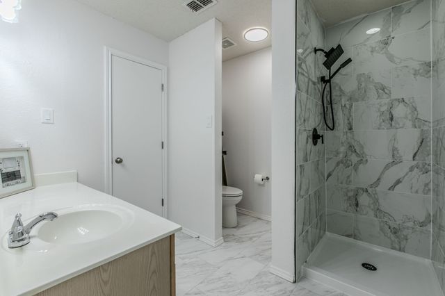 3148 Pine Valley Drive, Grand Prairie, TX 75052