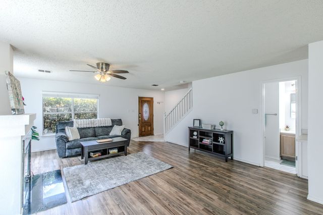 3148 Pine Valley Drive, Grand Prairie, TX 75052