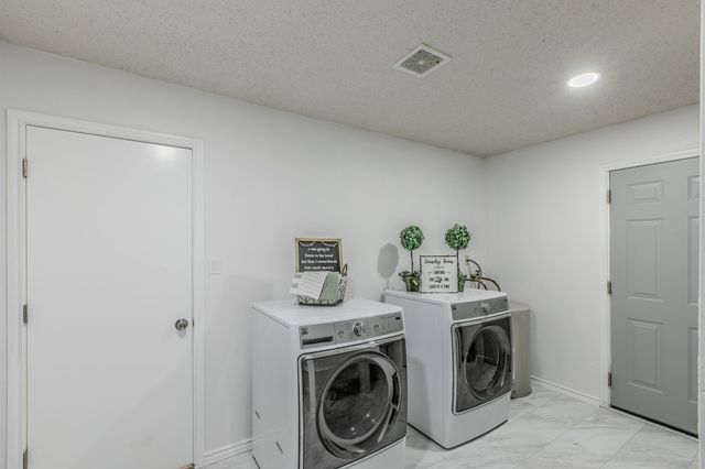 3148 Pine Valley Drive, Grand Prairie, TX 75052