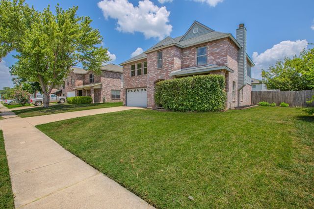 3148 Pine Valley Drive, Grand Prairie, TX 75052
