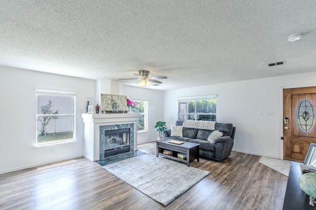 3148 Pine Valley Drive, Grand Prairie, TX 75052