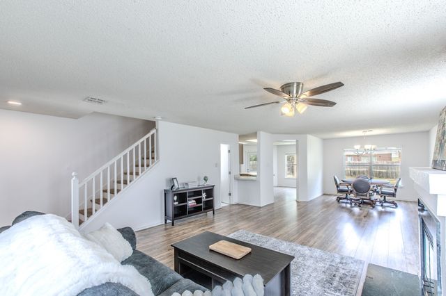 3148 Pine Valley Drive, Grand Prairie, TX 75052