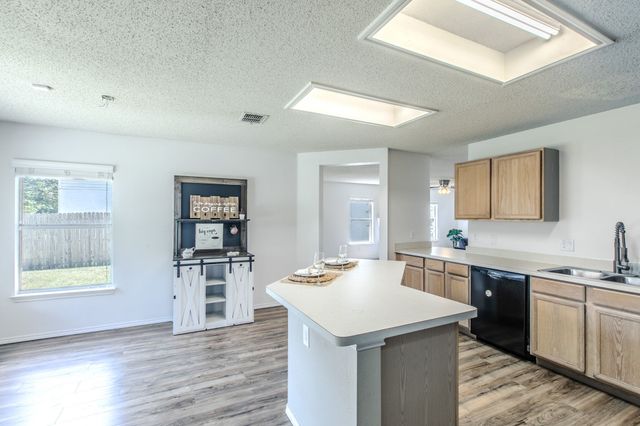 3148 Pine Valley Drive, Grand Prairie, TX 75052