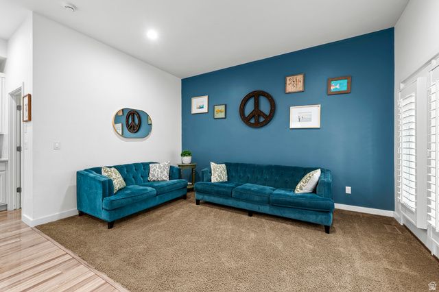 10243 S SILVER MINE RD, South Jordan, UT 84009