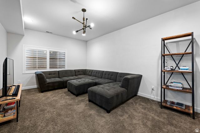 10243 S SILVER MINE RD, South Jordan, UT 84009