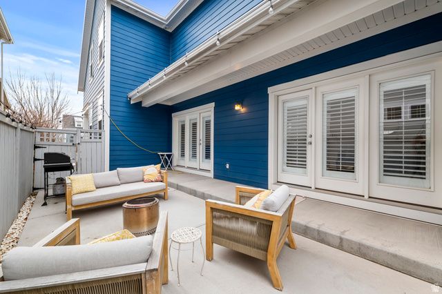 10243 S SILVER MINE RD, South Jordan, UT 84009